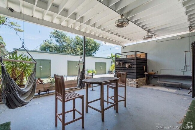 Building Photo - ASL 1100 LLC Unit Apt- A