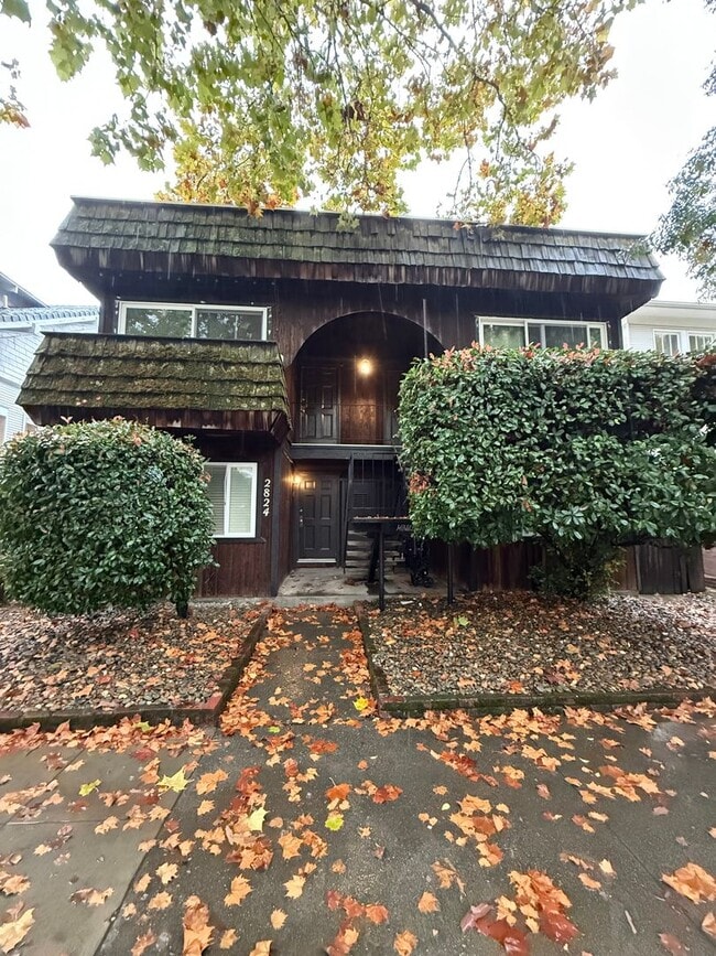 Building Photo - 2824 I St Unit 001