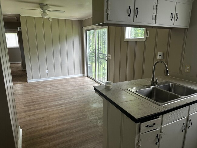 Photo - 5802 Highland Dr