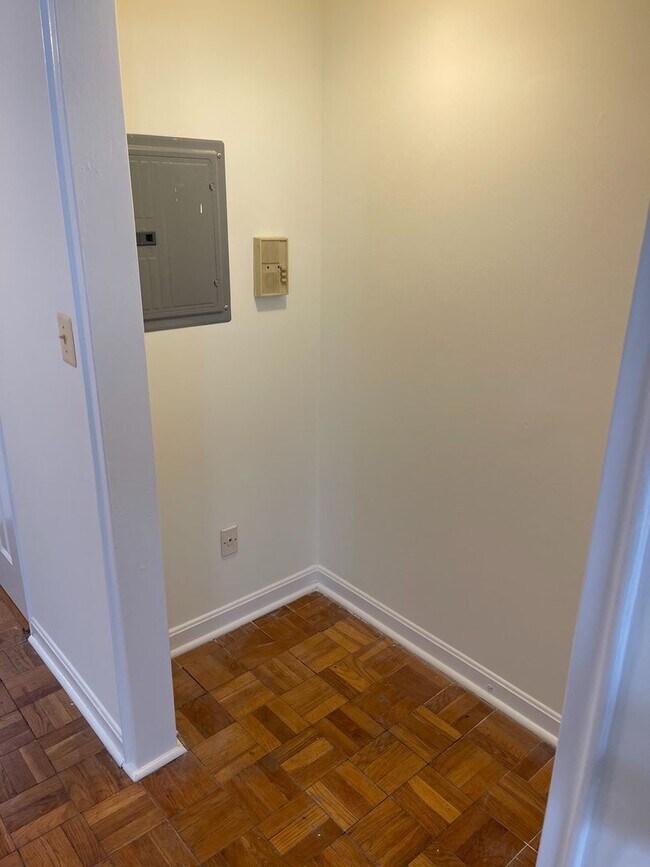 Photo - Top Floor 2BR, 1BA Garden Condo Near Ballston Metro Unit 2