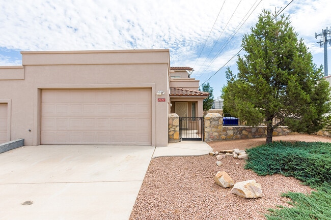 Building Photo - 2375 Saturn Cir Unit 2375 Saturn Circle