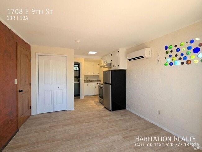 Building Photo - 1708 E 9th St Rental