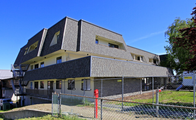 Building Photo - Northstar Rental