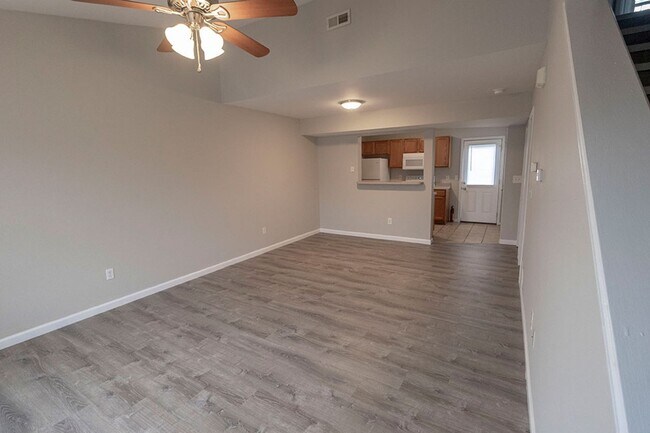 Photo - 5808-5810 Canaveral Dr. Unidad 5810