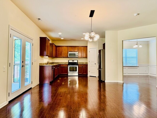 640 Collington Dr