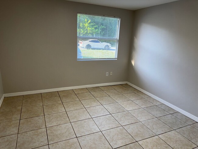 Photo - Spacious 3-Bedroom, 2-Bath Triplex – Clean... Unit B