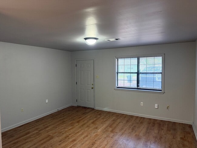 Photo - 2509 Simms St