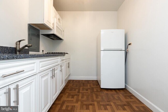 Photo - 730 24th St NW