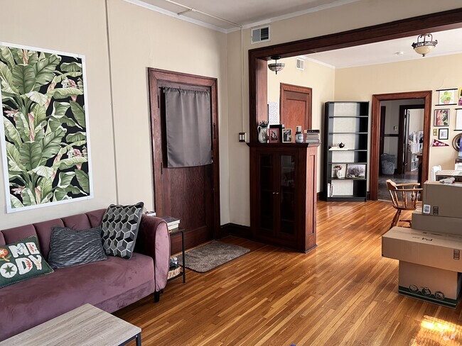 Building Photo - 2516 Bellevue Ave Unit 1a Rental