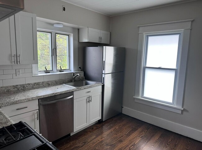 Building Photo - 118 Linderman Ave Unit 2B Rental