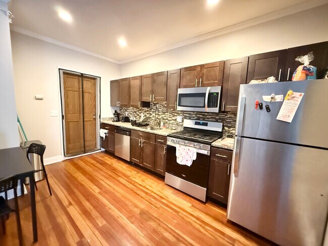 Photo - 2 Johnson Ave