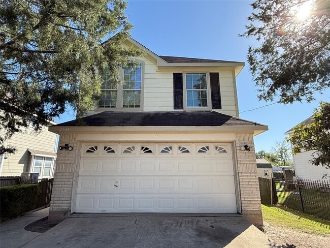 Photo - 2524 Chamberlain St