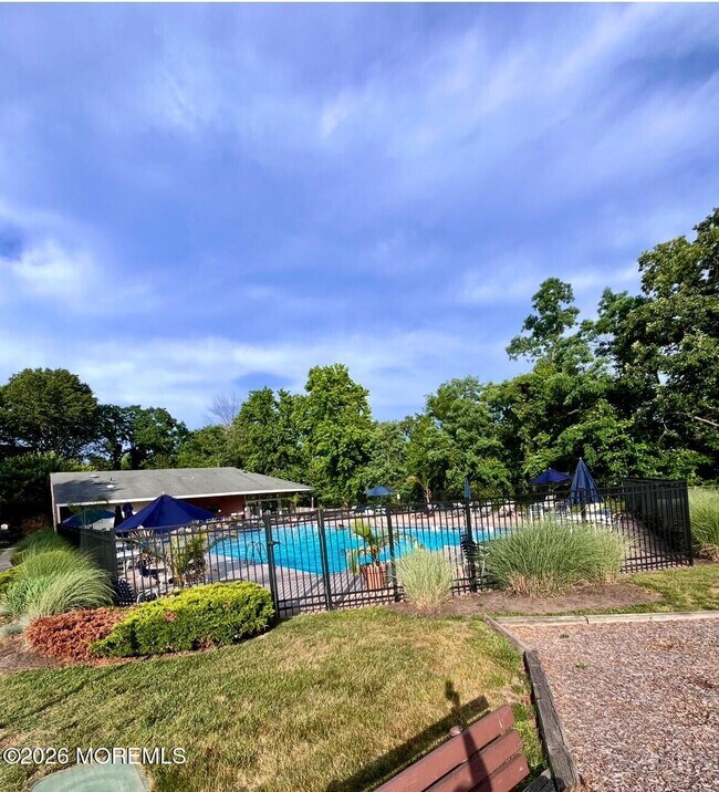 2 Elizabeth Ct