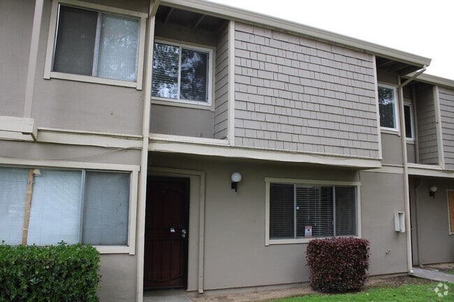 Building Photo - 700 Northfield Dr Rental