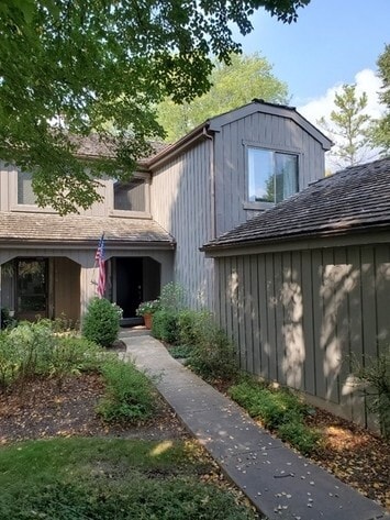 Photo - 328 Shoreline Rd