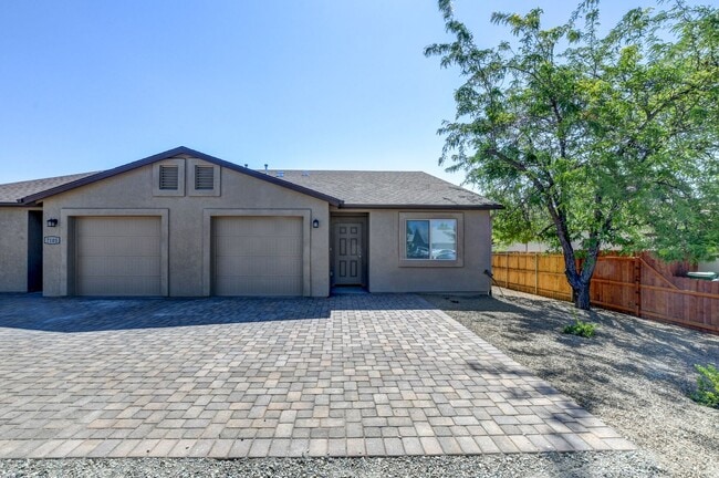 Building Photo - 7105 E Dodge Cir Unit 2