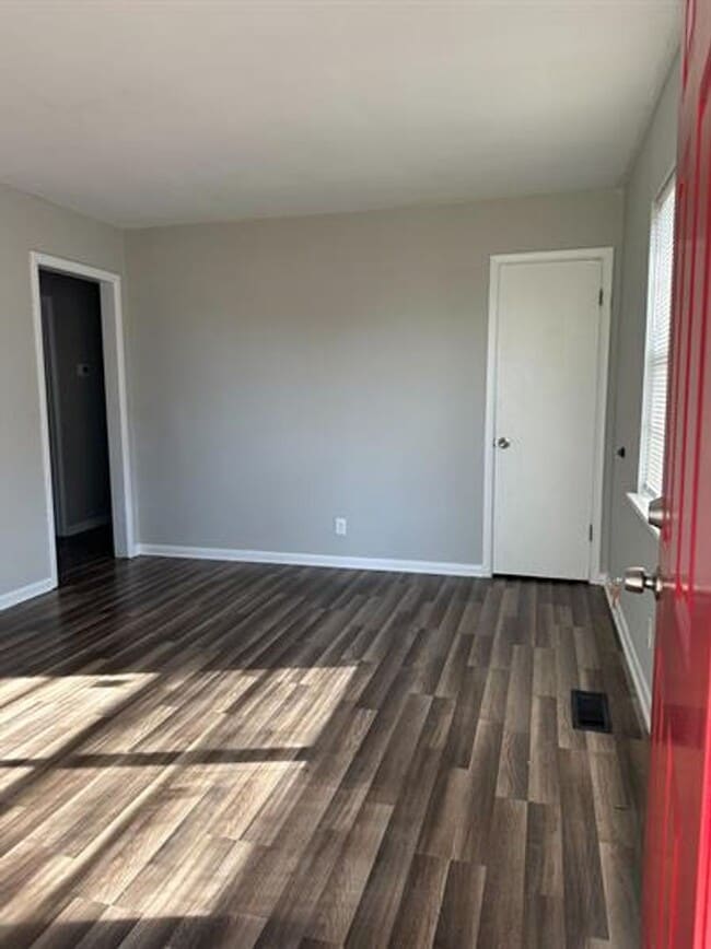 Photo - 737 47th St N Unit Apt B