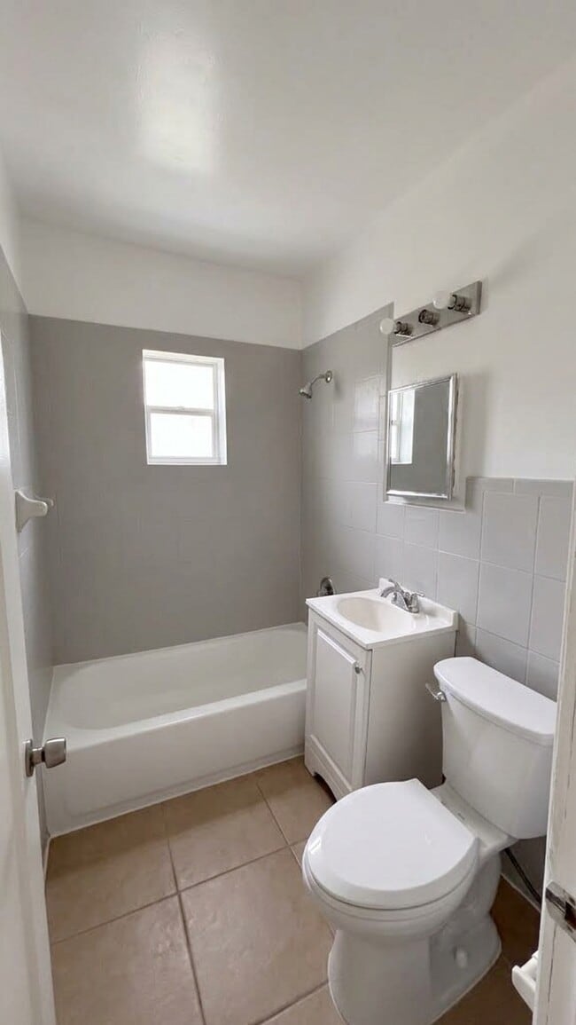 Photo - 7530 NE 3rd Ave Unit B