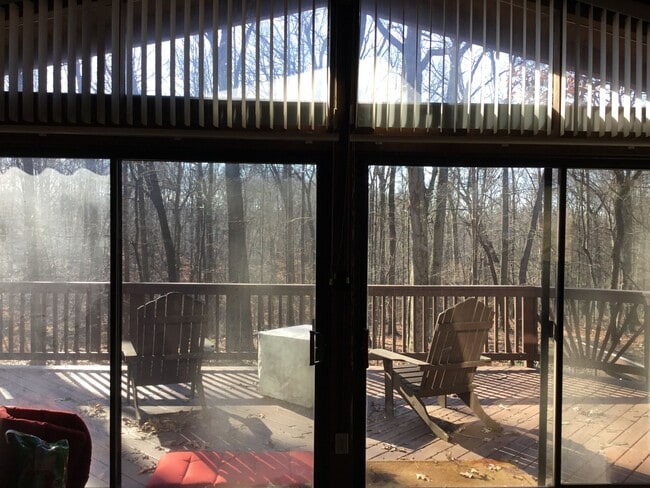 Building Photo - 850 Twin Oaks Dr