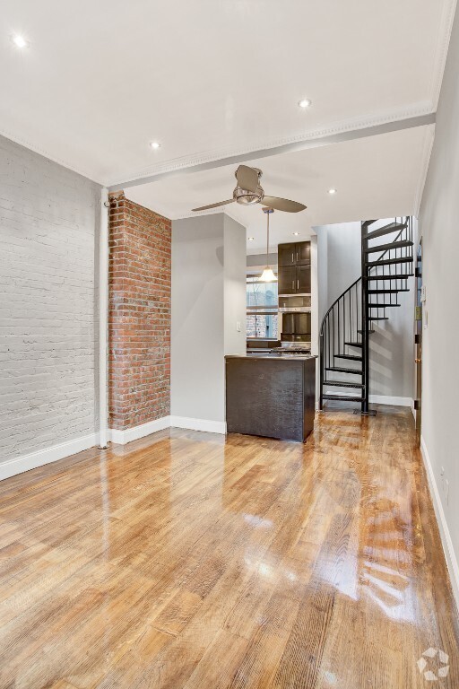 Building Photo - 438 W 52nd St Rental