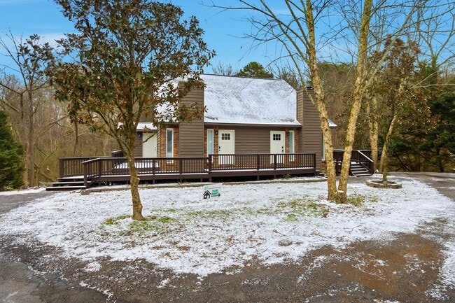 Building Photo - 6008 Champion Rd Unit B