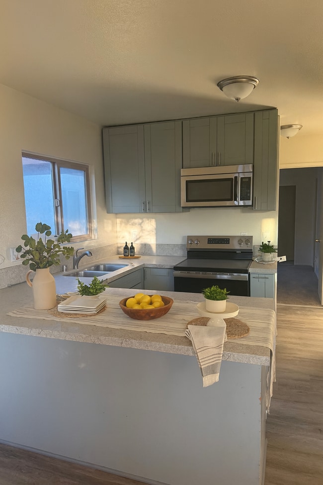 Building Photo - 5422 Adobe Falls Rd Unit 16