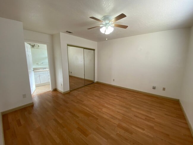 Photo - Victorvillle 3+2 Available Now!