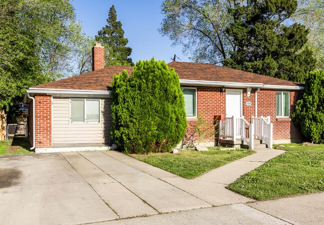 Photo - 1145 Montgomery St W