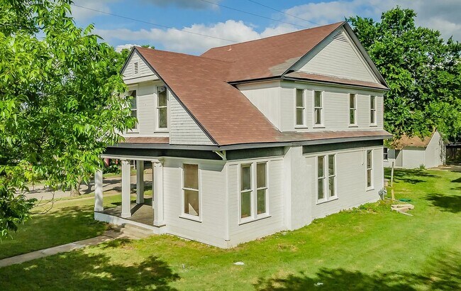 2700 Grim Ave