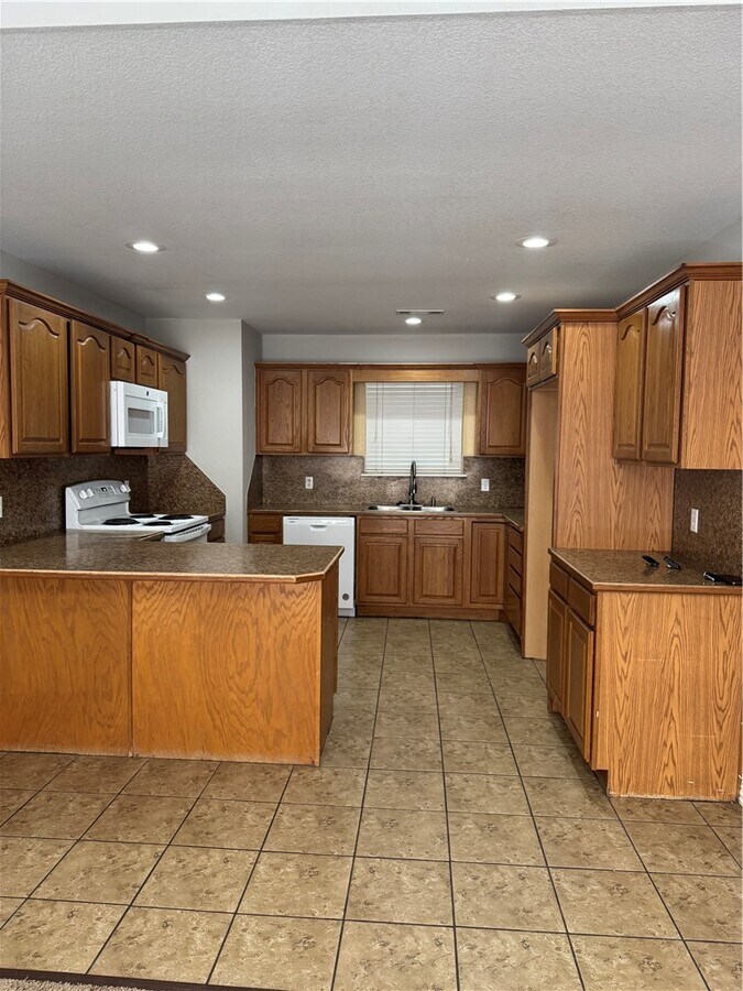 Photo - 2402 N Stonecrest Dr