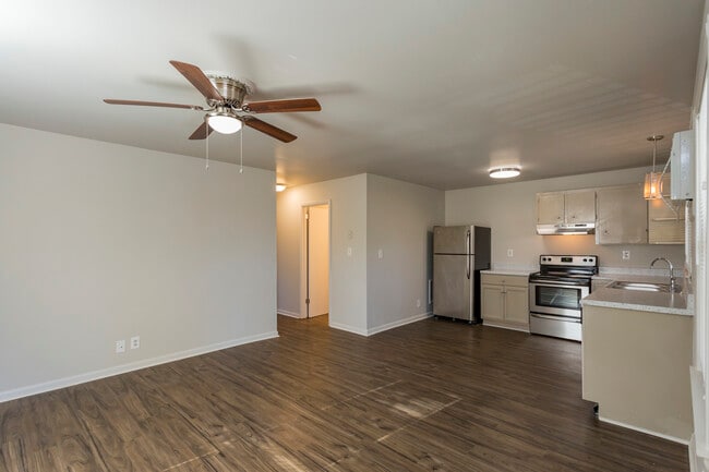 Photo - 816 Greenland Dr