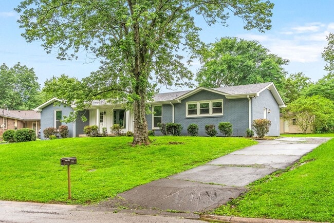 Building Photo - Beautiful Pet Friendly 3 bedroom home for ...