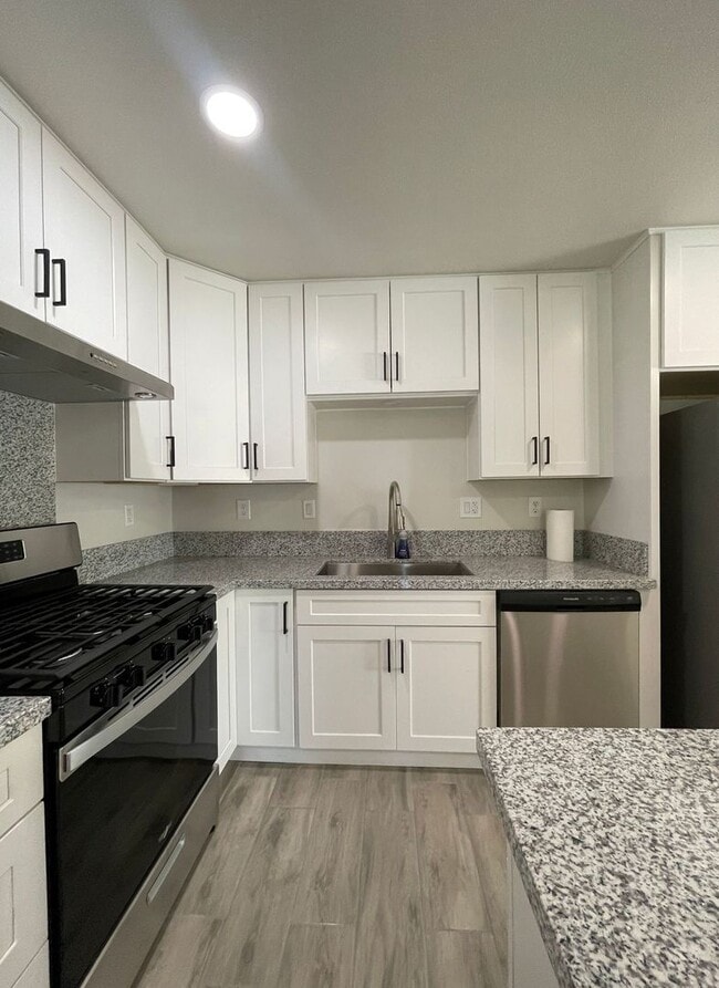 Building Photo - WELCOME HOME TO BULLARD’S BEST-KEPT SECRET!