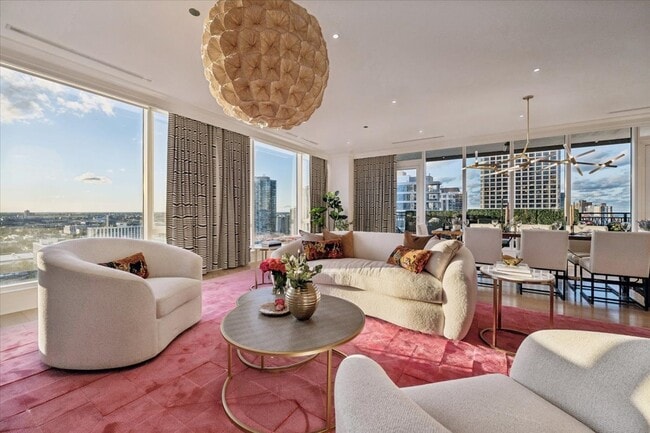 Photo - 9 W Walton St