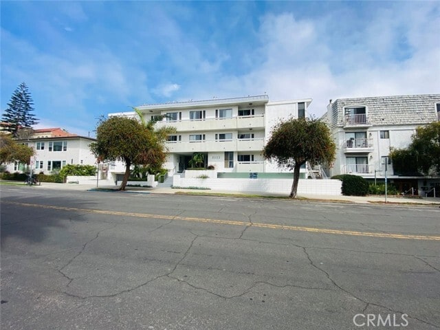 Building Photo - 1033 3rd St Unit 105