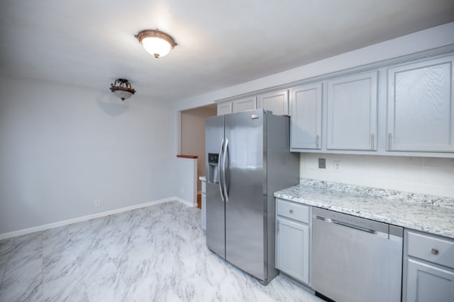 Photo - 3819 W Warwick Dr