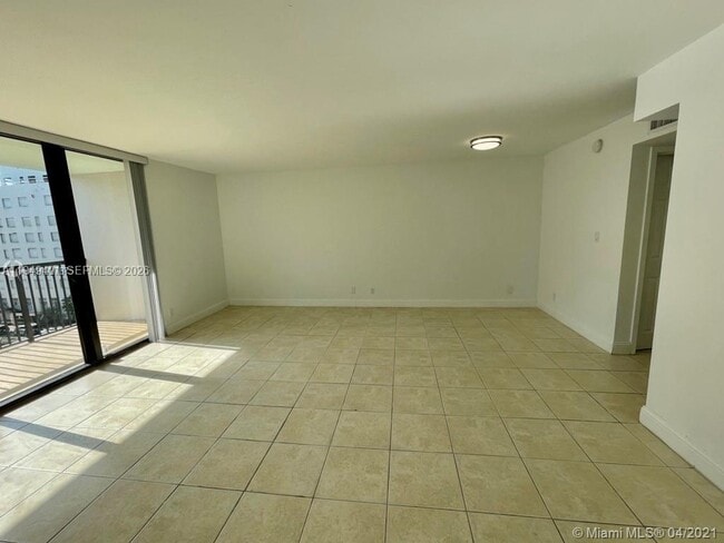Photo - 1800 Collins Ave Unit 7C