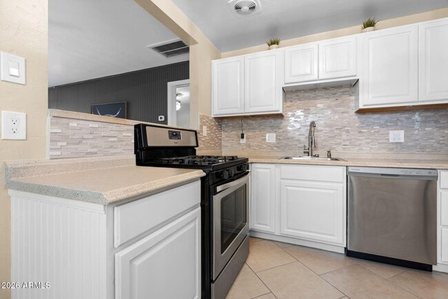 Photo - 1024 E Mitchell Dr