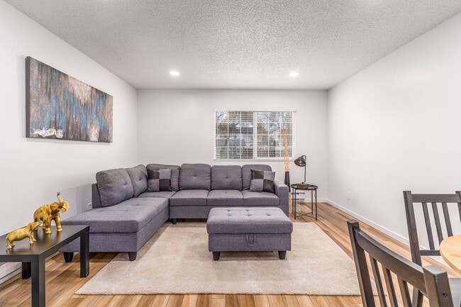 Photo - 10417 E 4th Ave Unidad 5