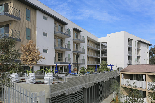 Modernaire Luxury Apartments - Modernaire Luxury Apartments