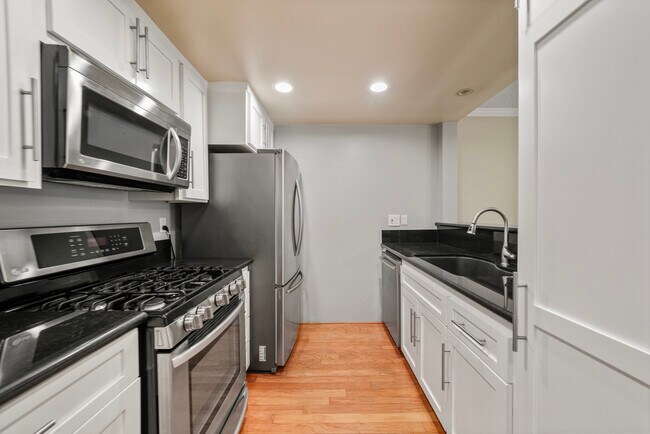 Photo - 15231 Magnolia Blvd Unit #221