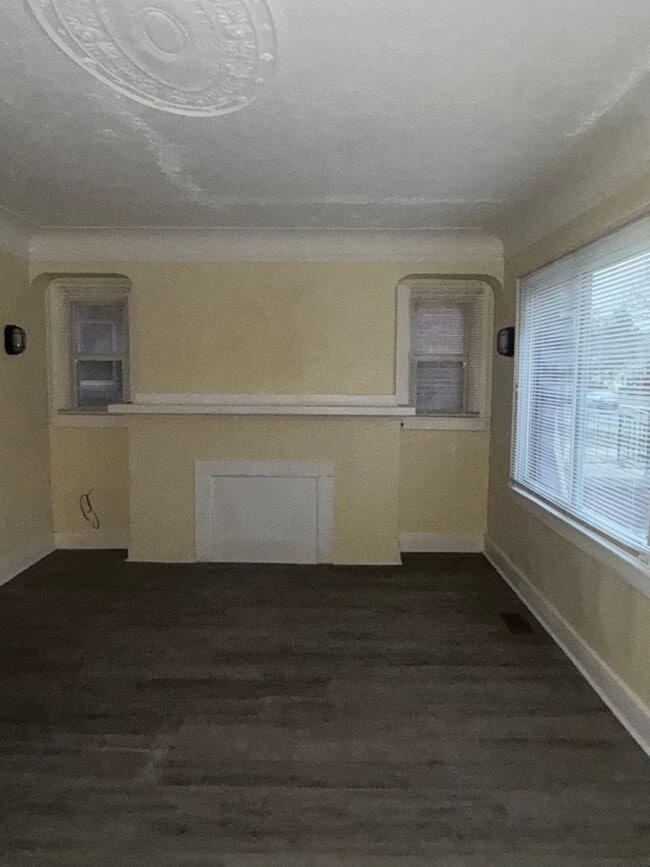 Photo - Lower Unit Duplex