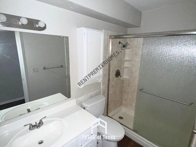 Photo - 8101 N Brookside Dr