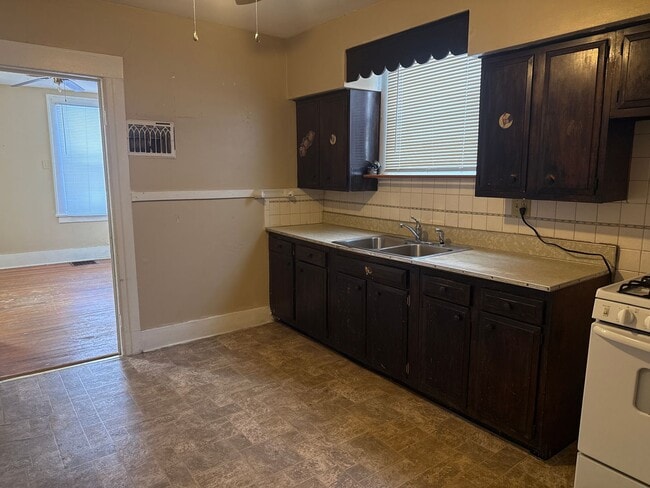 Photo - 209 N English Ave Unit 1