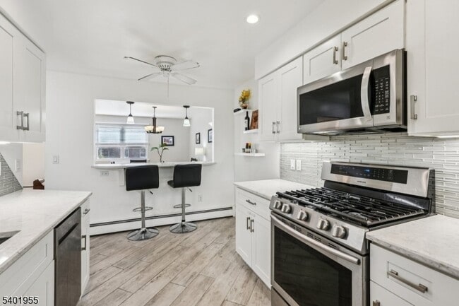 Photo - 421 Bloomfield Ave