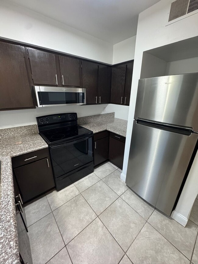 Photo - 1197 Bentley Rd Unit 3