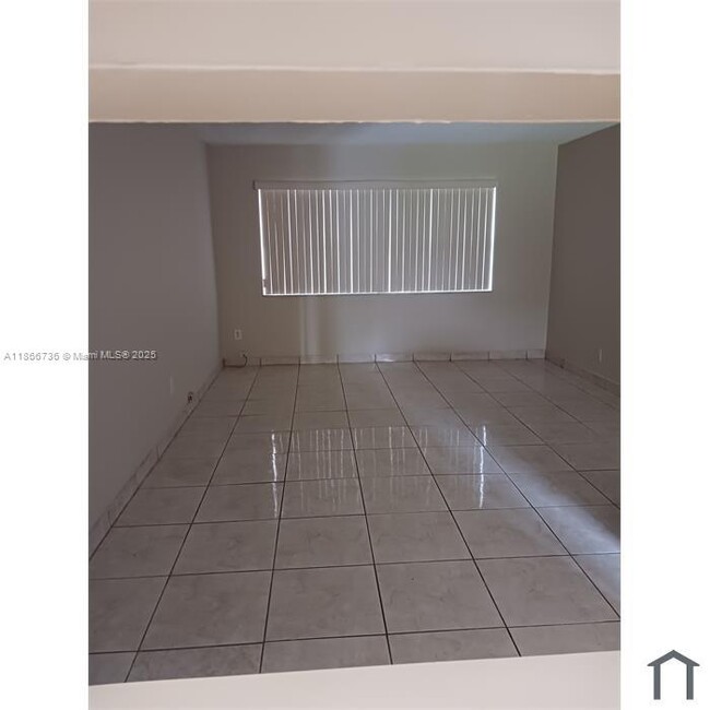 Building Photo - 2800 NW 56th Ave Unit C109 Rental