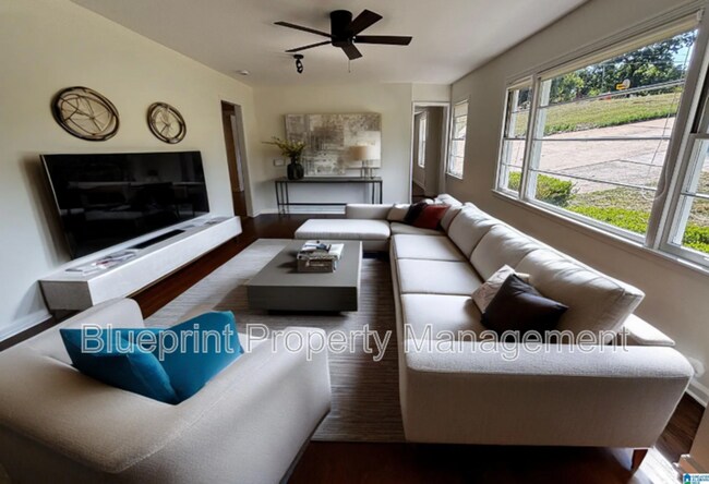 Photo - 500 Rollingwood Rd