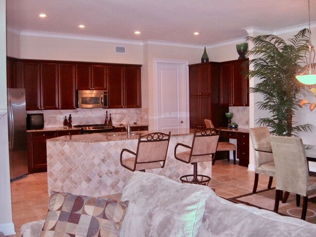 Photo - Luxury 3 Bed 2 Bath Condo at Crescent at U...