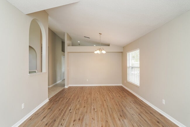 Photo - 2216 Donegan Pl